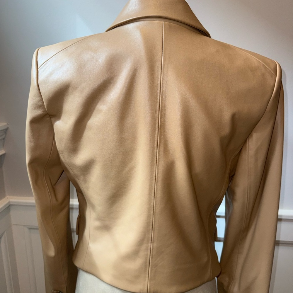 Veronica Beard PERFECT Sz 4 Cooke Dbl-Breasted Faux Leather Dickey Blazer/Tan - Picture 3 of 7